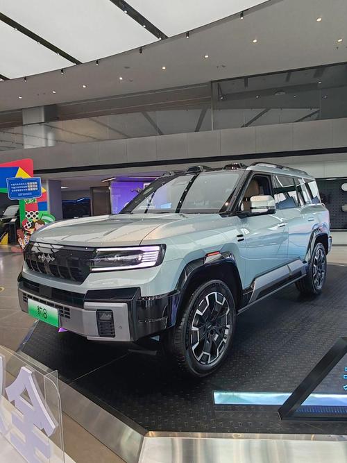 成都249比亚迪方程豹硬派越野的爆款，英菲尼迪35周年与你共成长